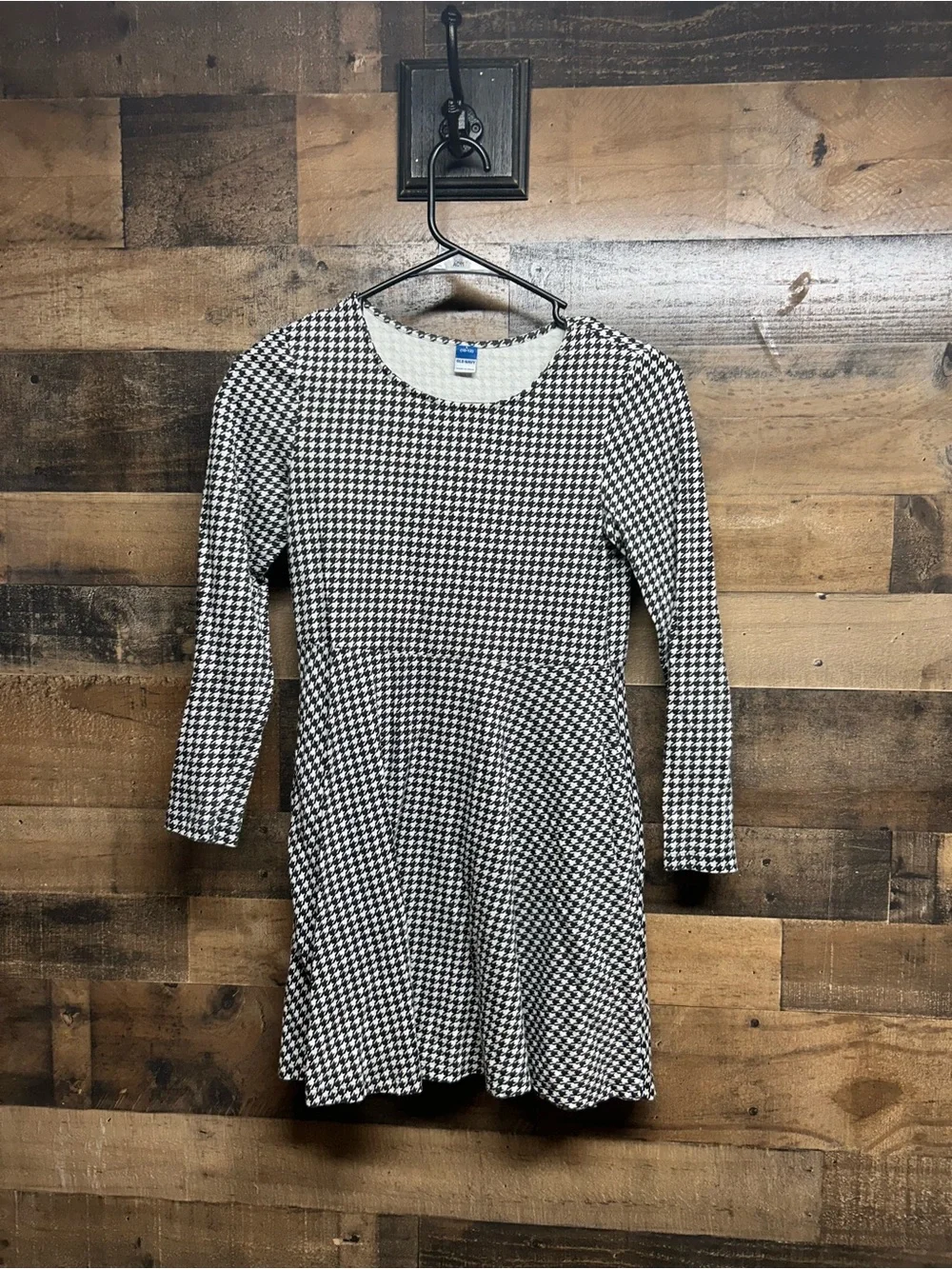 Old Navy Black & White Houndstooth Long Sleeve Fit-and-Flare Dress